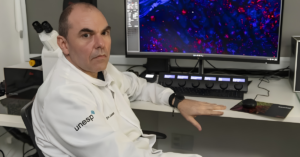 Pesquisador é 1º brasileiro a receber “Oscar” da Ciência com nanotecnologia de menor impacto ambiental