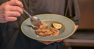 Festival Costume Gourmet conecta memória afetiva e gastronomia em Fortaleza
