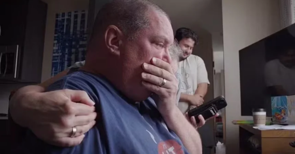 Homem com ELA usando tecnologia de chip cerebral da Neuralink para se comunicar.