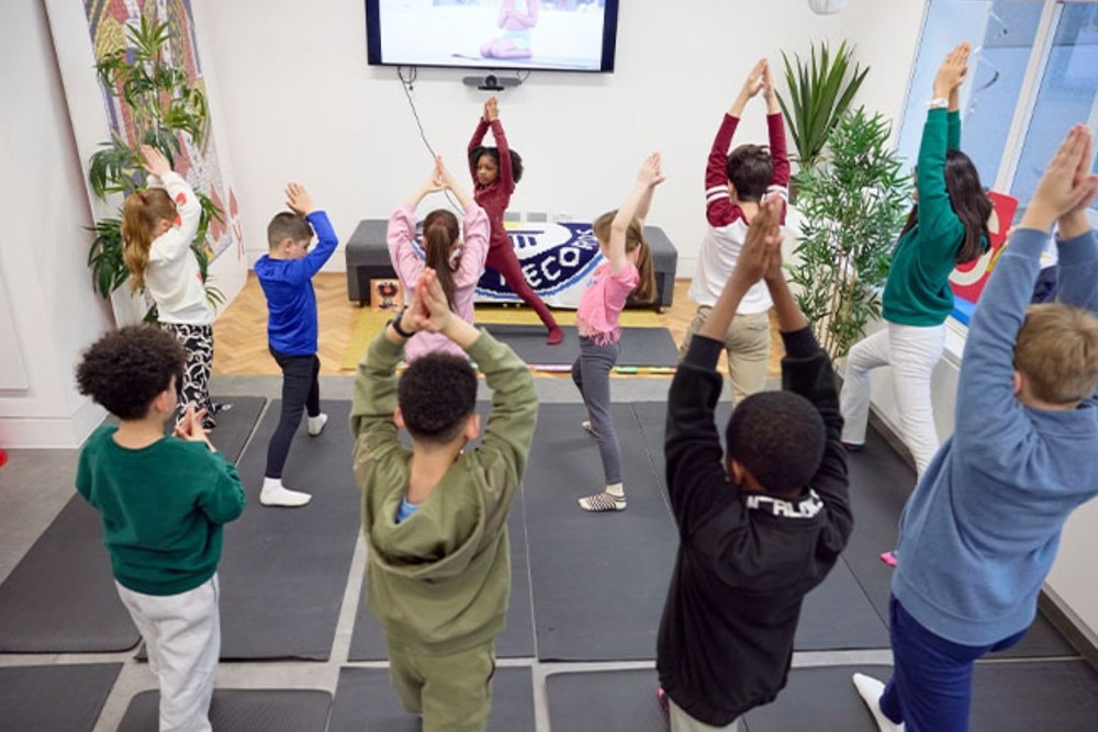 Phoenix durante aula experimental no Guinness studio