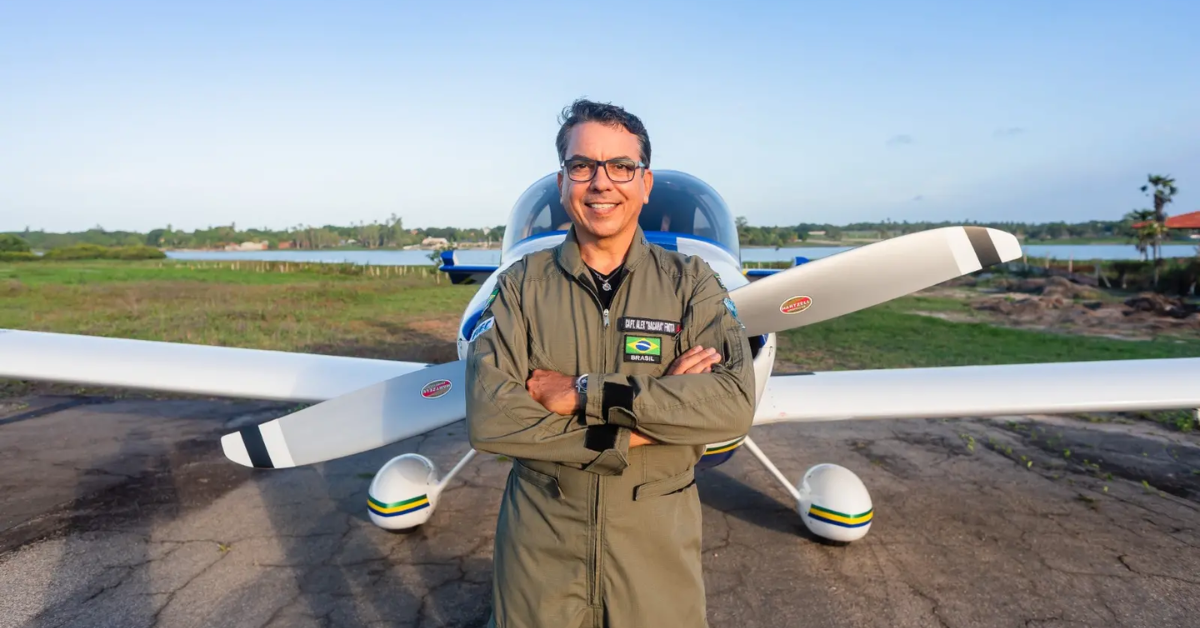 Piloto cearense Alexandre Frota retorna a Fortaleza após dar a volta ao mundo em um monomotor.