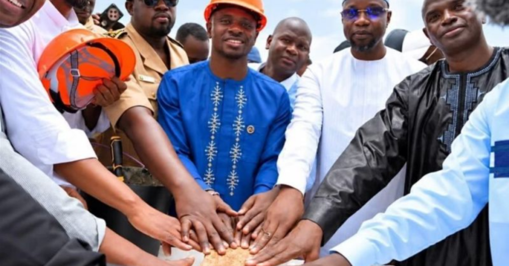 Sadio Mané durante lançamento de projeto agroindustrial em Bambali, no Senegal.