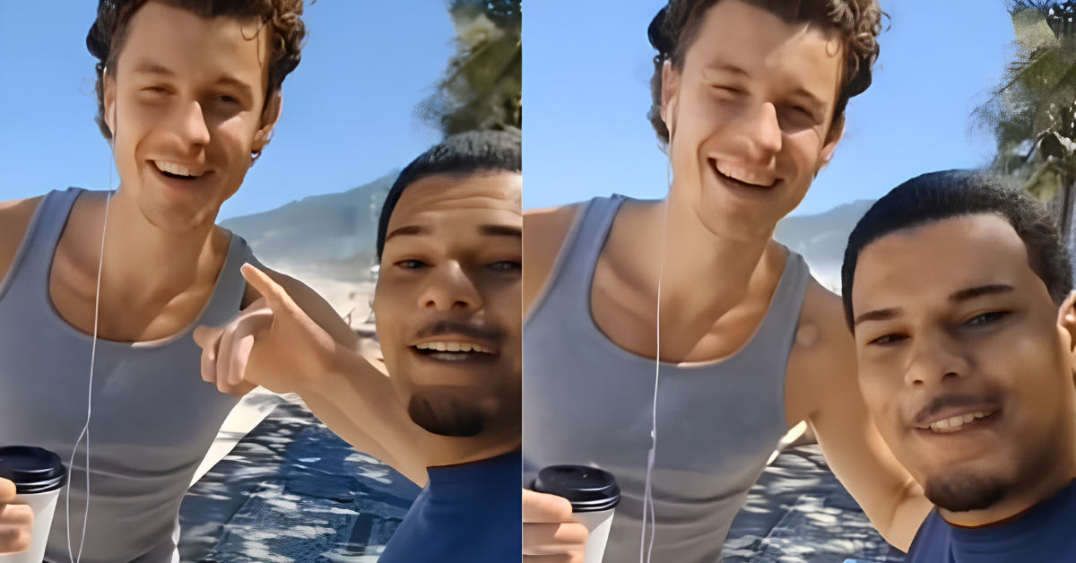 Shawn Mendes ao lado do vendedor ambulante Ruan Patrick, no Rio de Janeiro.